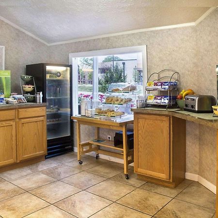 Quality Inn Fredericksburg Near Historic Downtown Εξωτερικό φωτογραφία