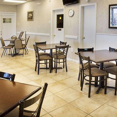 Quality Inn Fredericksburg Near Historic Downtown Εξωτερικό φωτογραφία