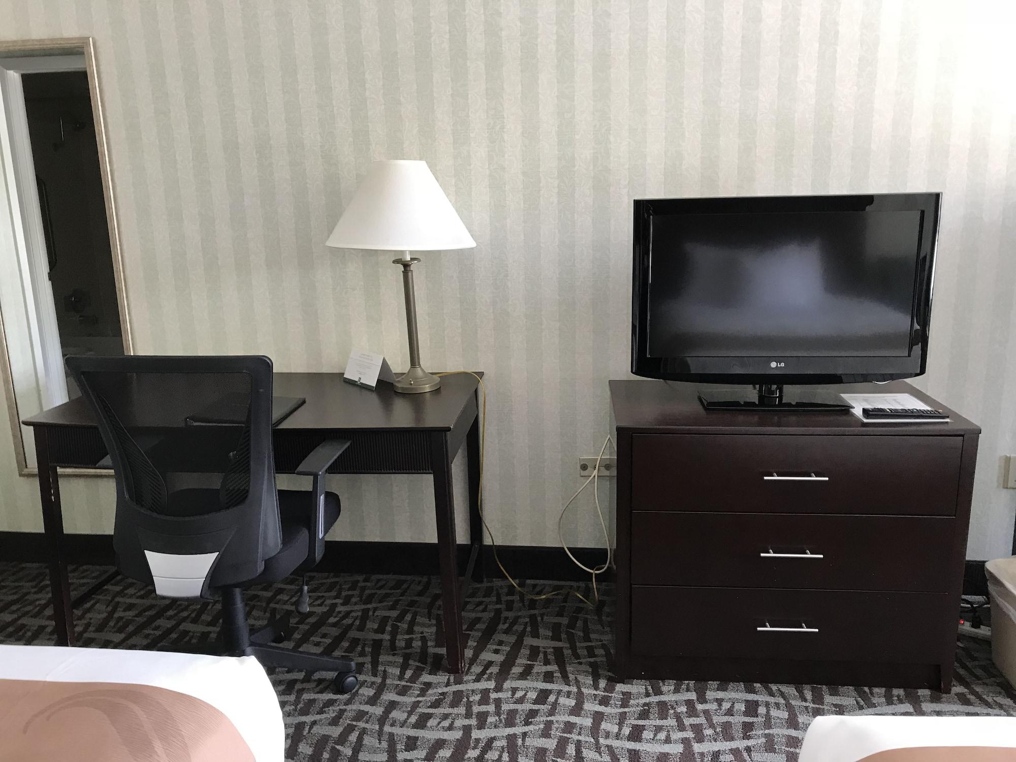 Quality Inn Fredericksburg Near Historic Downtown Εξωτερικό φωτογραφία