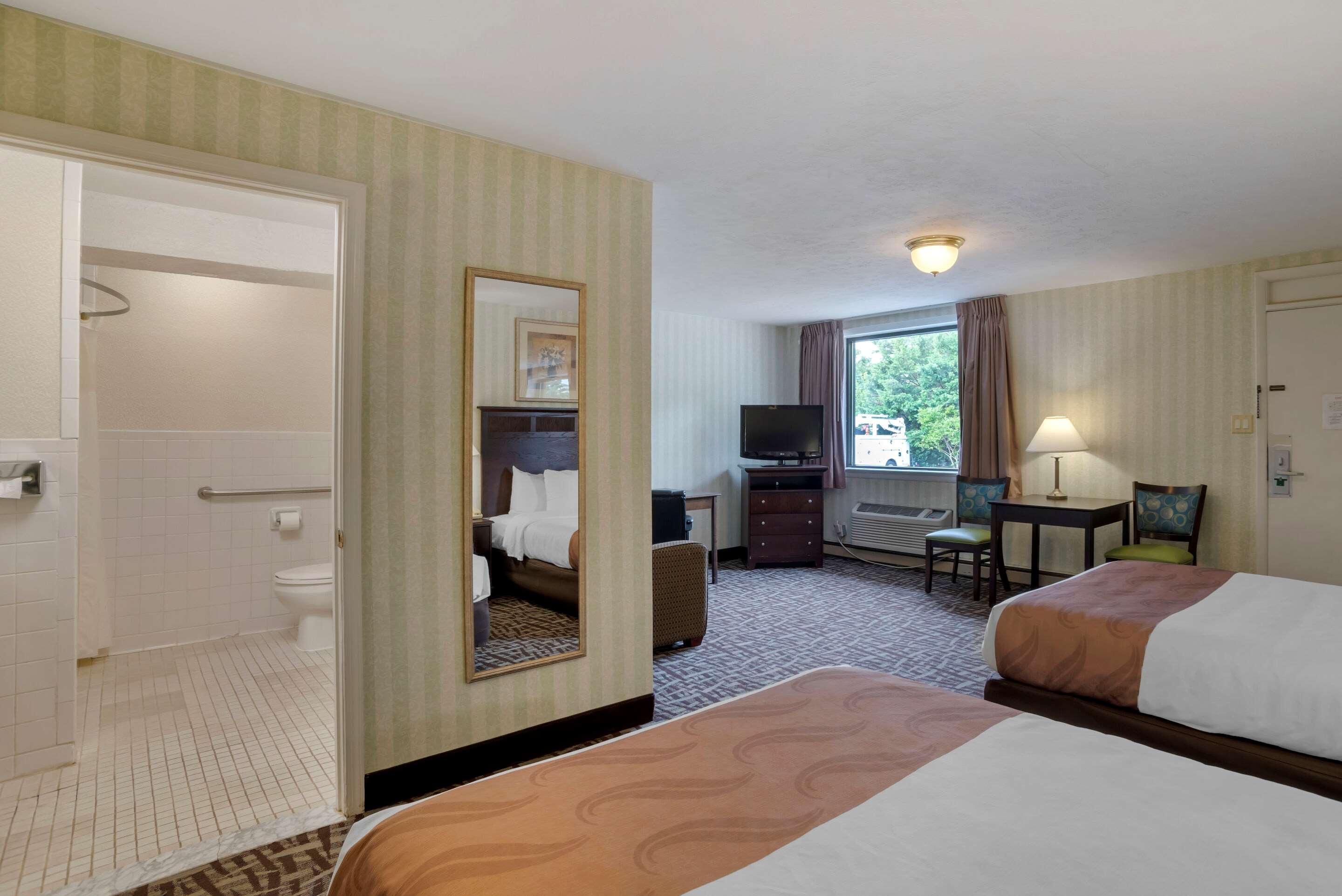 Quality Inn Fredericksburg Near Historic Downtown Εξωτερικό φωτογραφία