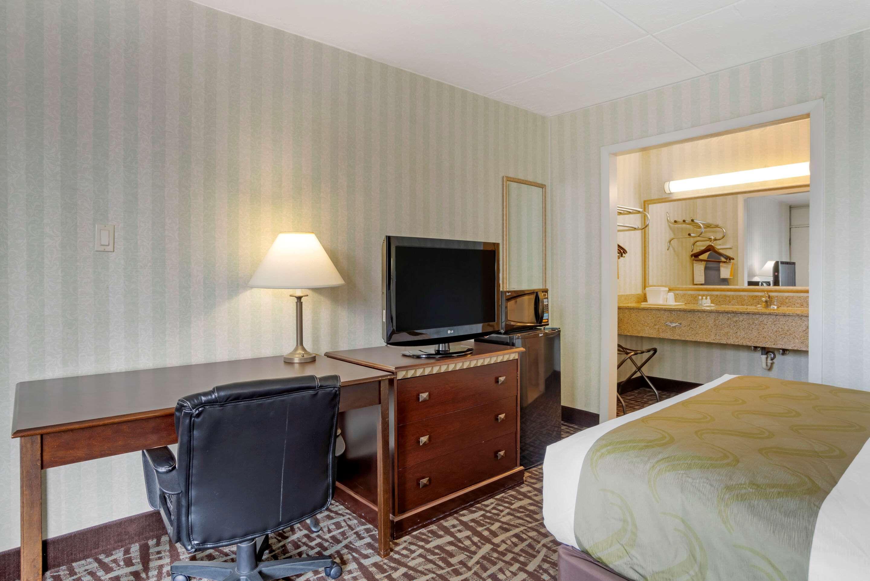 Quality Inn Fredericksburg Near Historic Downtown Εξωτερικό φωτογραφία