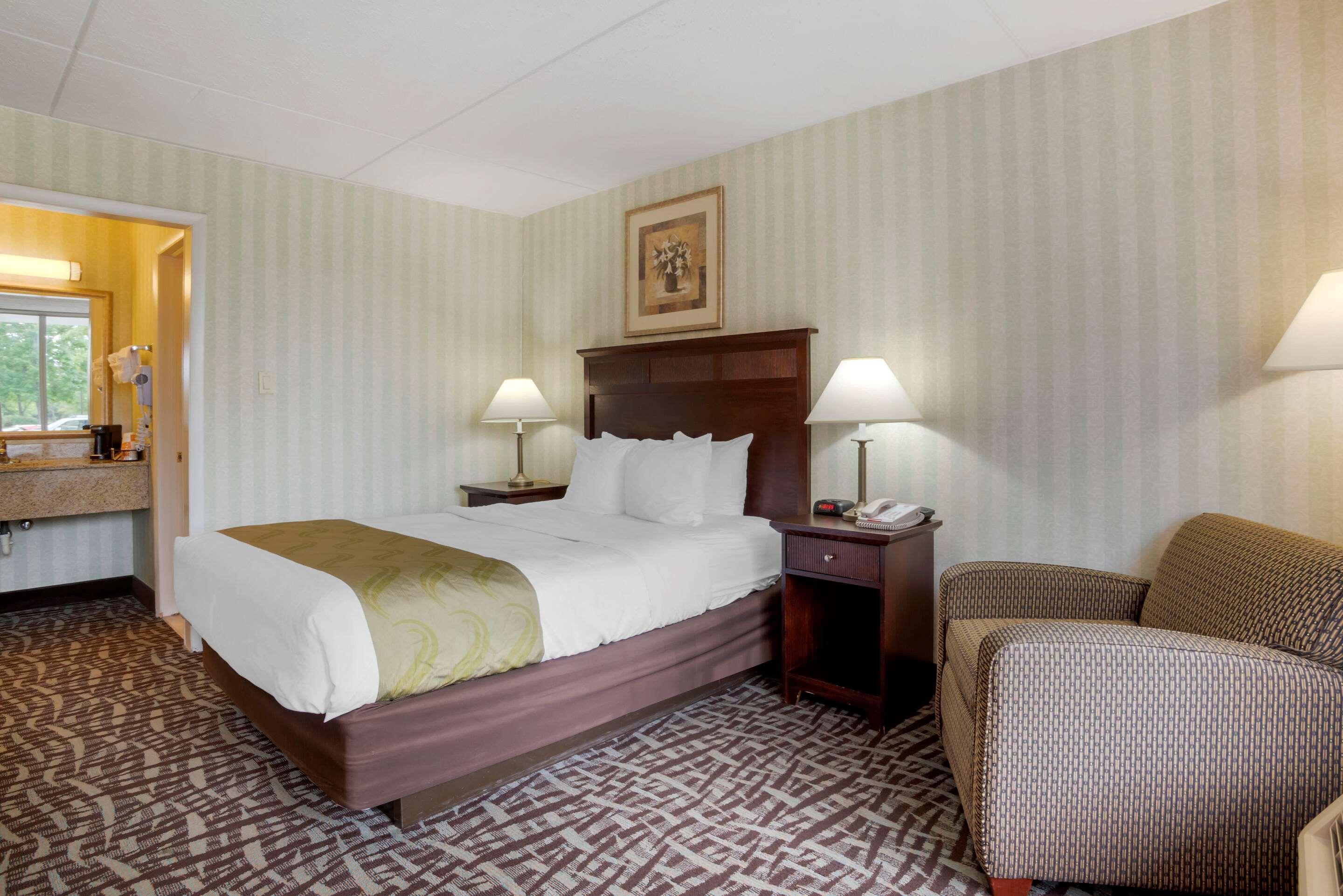 Quality Inn Fredericksburg Near Historic Downtown Εξωτερικό φωτογραφία