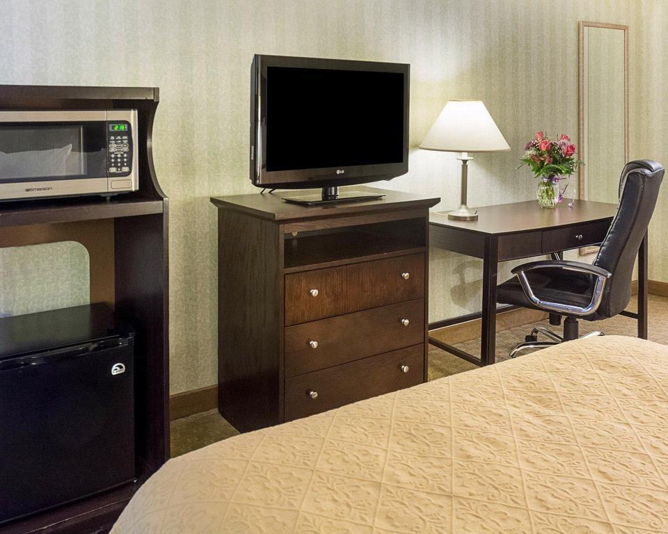 Quality Inn Fredericksburg Near Historic Downtown Εξωτερικό φωτογραφία