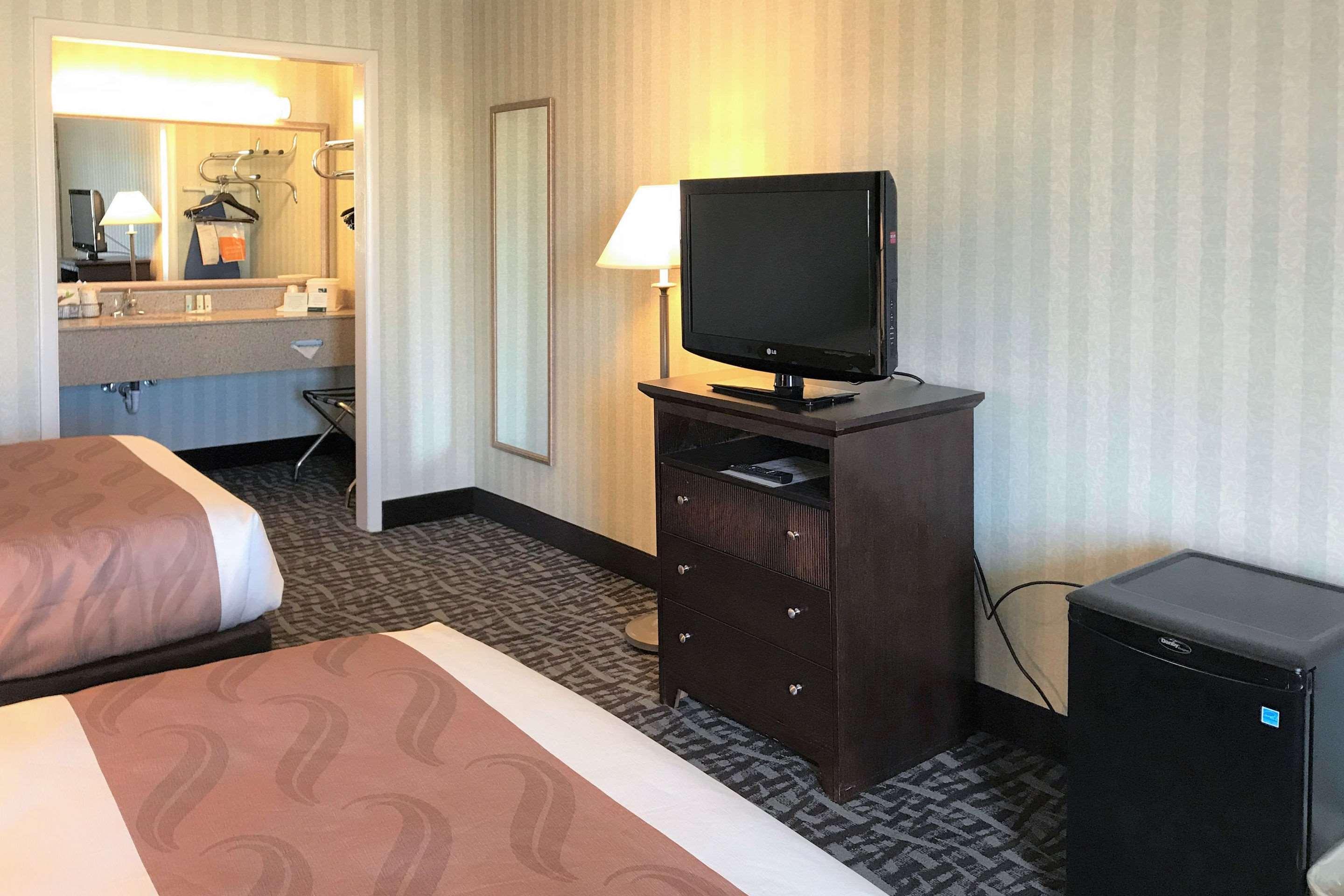 Quality Inn Fredericksburg Near Historic Downtown Εξωτερικό φωτογραφία