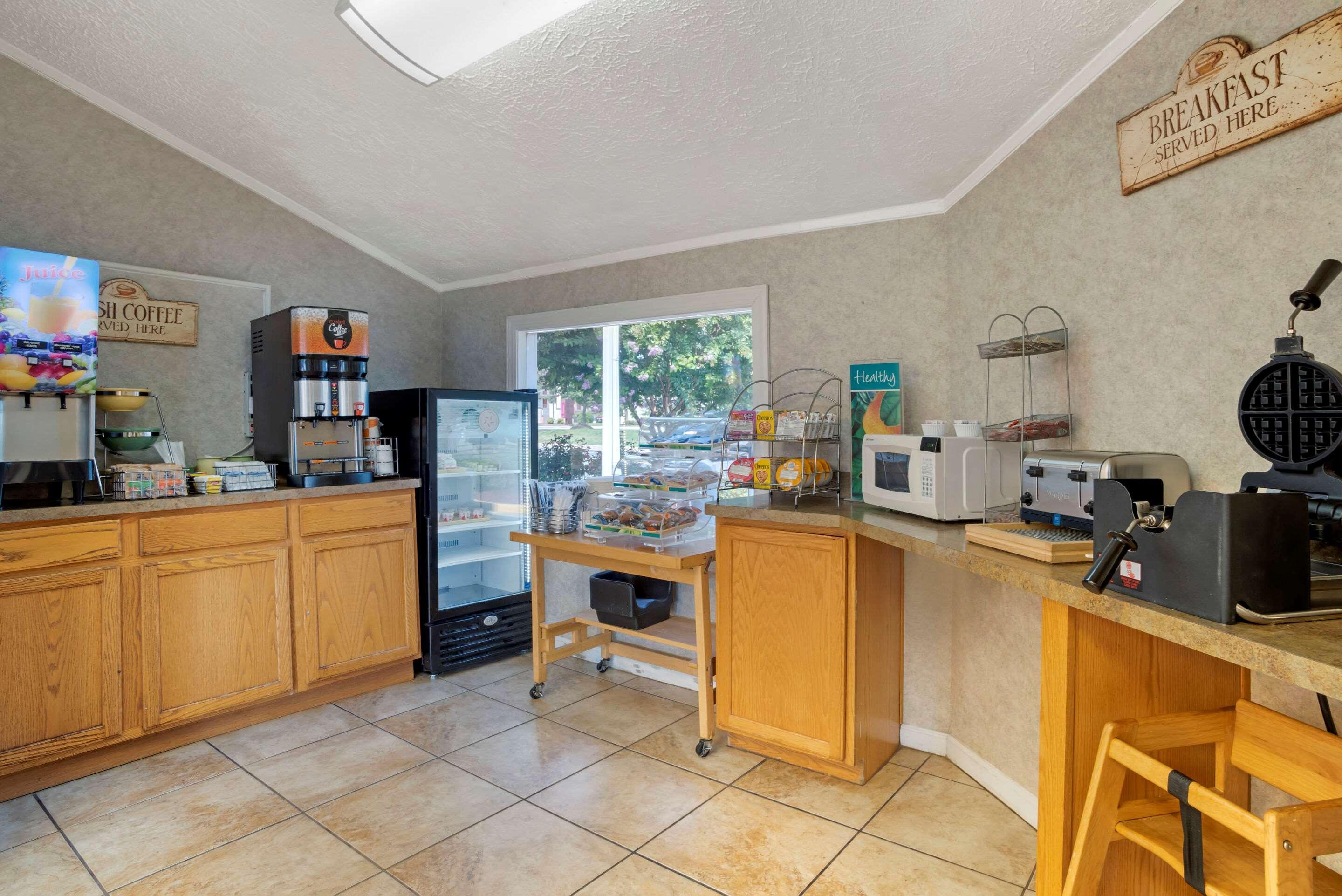 Quality Inn Fredericksburg Near Historic Downtown Εξωτερικό φωτογραφία