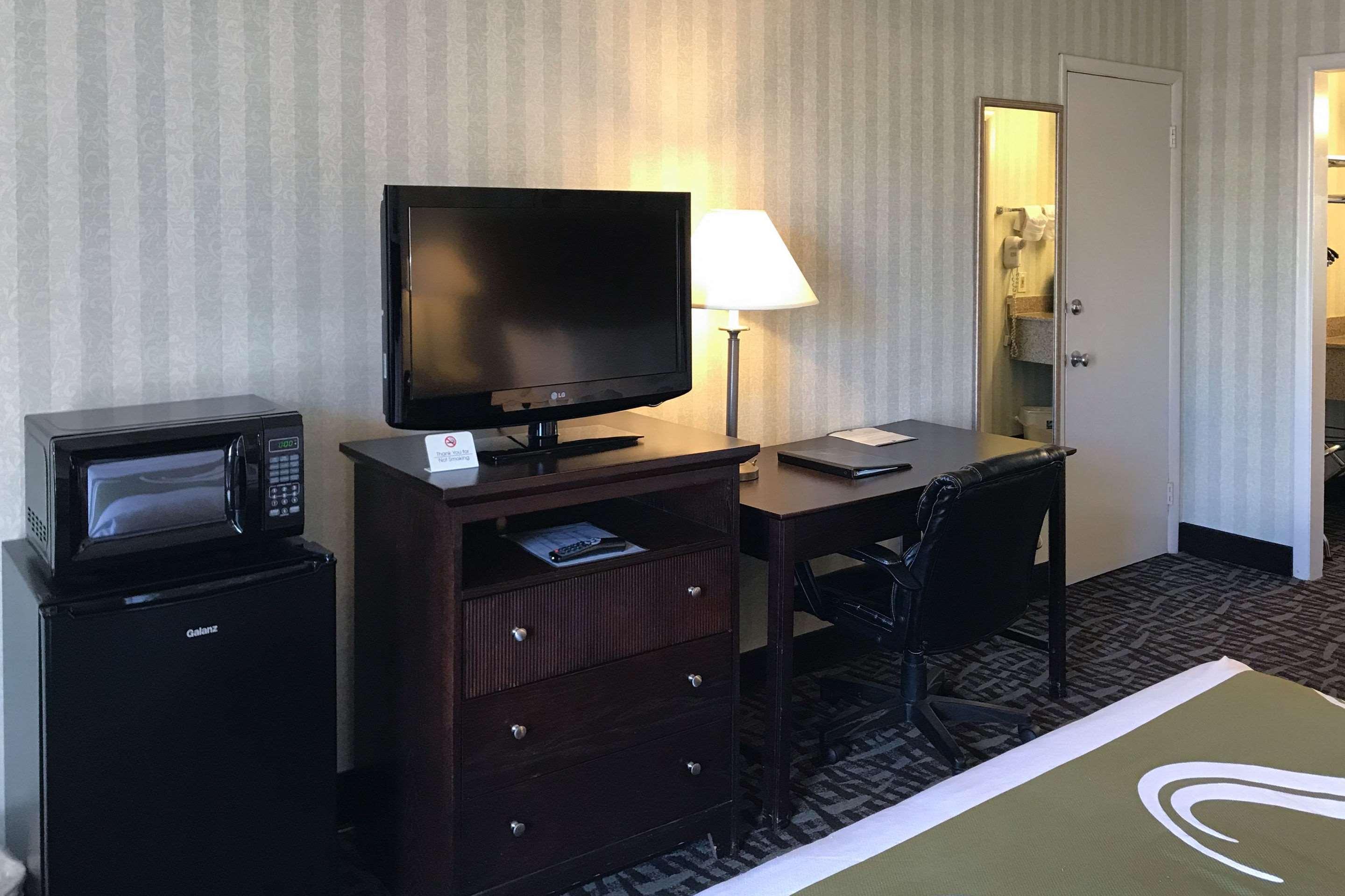 Quality Inn Fredericksburg Near Historic Downtown Εξωτερικό φωτογραφία