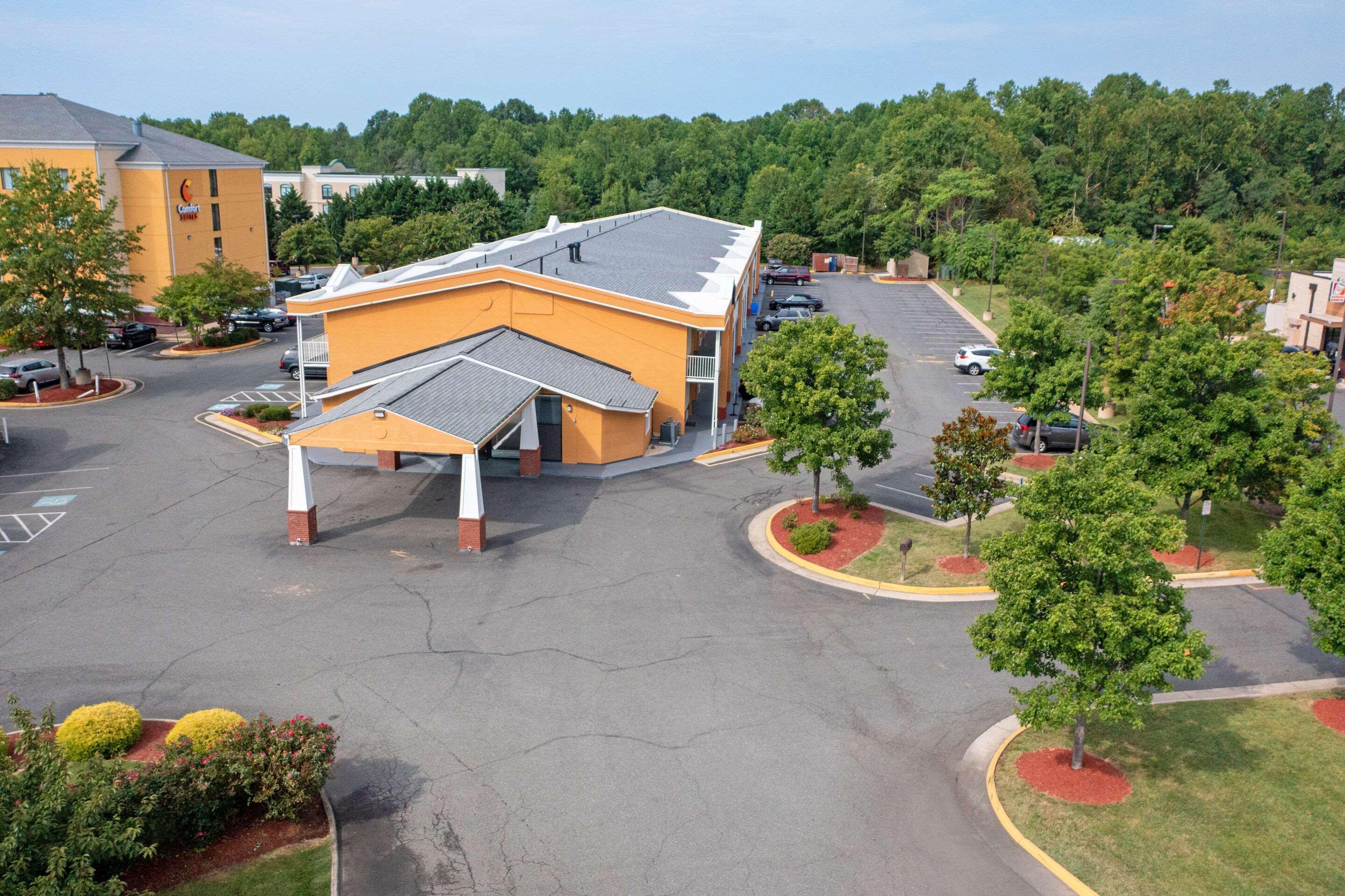 Quality Inn Fredericksburg Near Historic Downtown Εξωτερικό φωτογραφία
